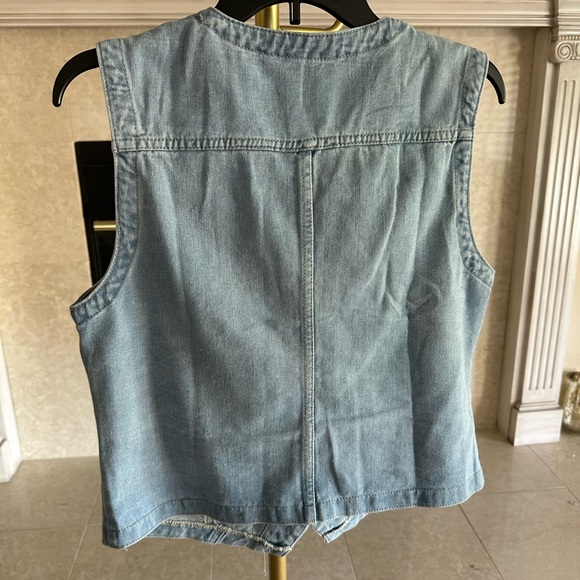 Ladyful Women's Sleeveless Denim Vest V Neck Button Down Jean Waistcoat Jacket - Picture 6 of 9